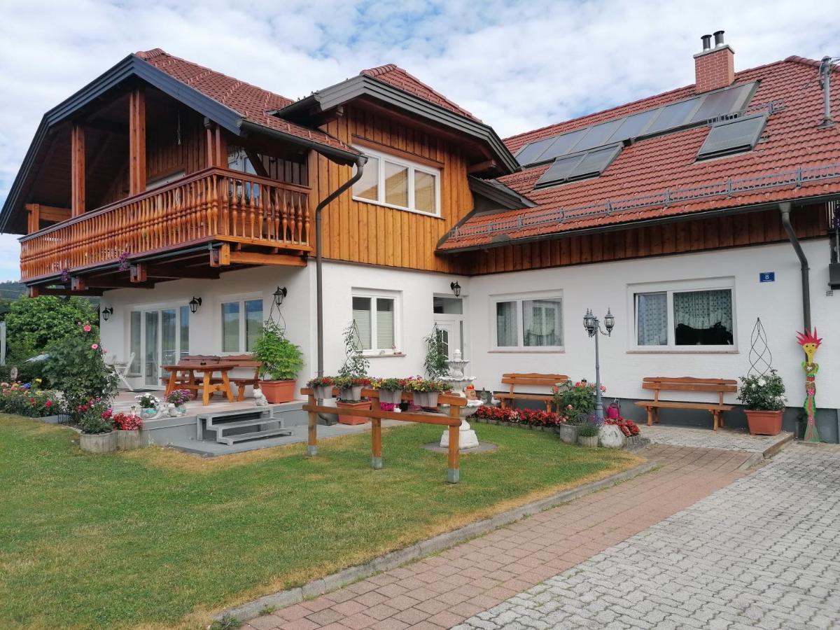 Ferienwohnung Liskowetz Lambichl エクステリア 写真